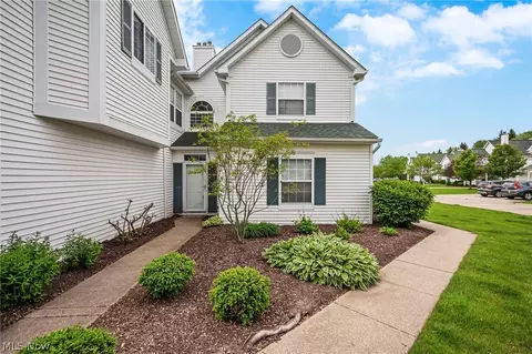 193 Vista Cir #42B, North Olmsted, OH 44070