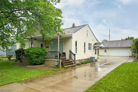 1720 Grovewood Ave, Parma, OH 44134