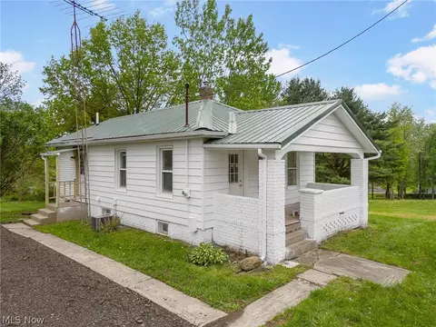 118 Werley Rd S, East Canton, OH 44730