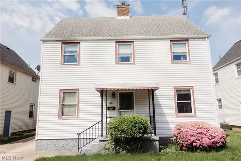 1371 Crescent Rd SW, Canton, OH 44710