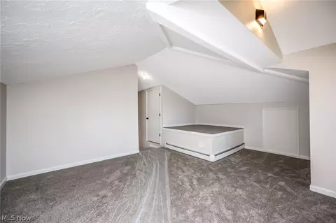 Bedroom - 916 Meadview Dr, Seven Hills, OH 44131 photo 6 of 6