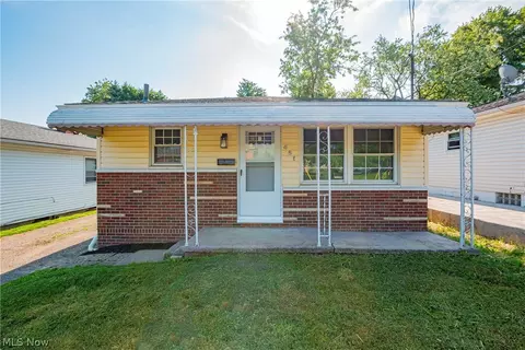 421 Hillman Rd, Akron, OH 44312