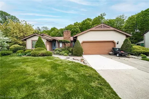 2111 Ridgebury Dr, Painesville, OH 44077