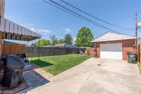 8320 Ackley Rd, Parma, OH 44129 photo 28