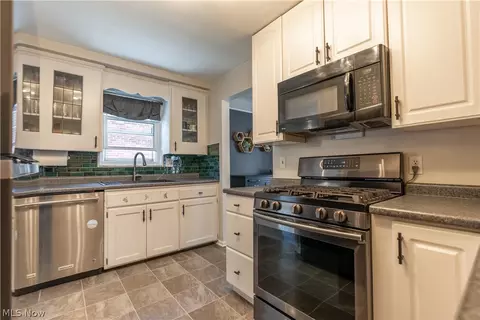 8320 Ackley Rd, Parma, OH 44129 photo 24