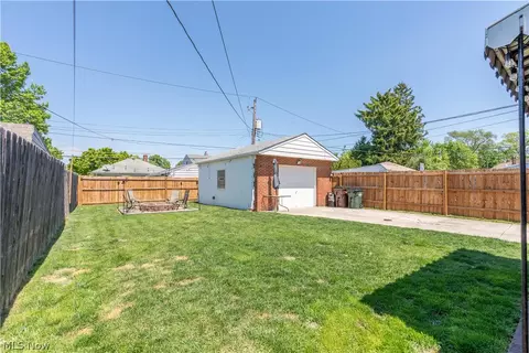8320 Ackley Rd, Parma, OH 44129 photo 32