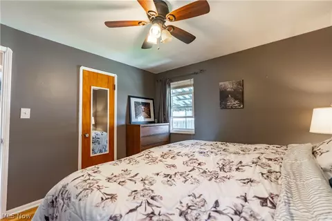8320 Ackley Rd, Parma, OH 44129 photo 7