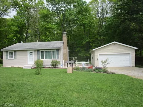 10164 Nichols Rd, Garrettsville, OH 44231