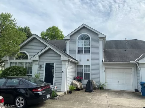 23360 Grist Mill Ct #16, Olmsted Falls, OH 44138