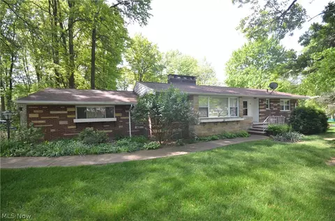75 Maplewood Ave, Tallmadge, OH 44278