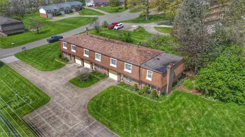 4541 Camelot Cir, Uniontown, OH 44685