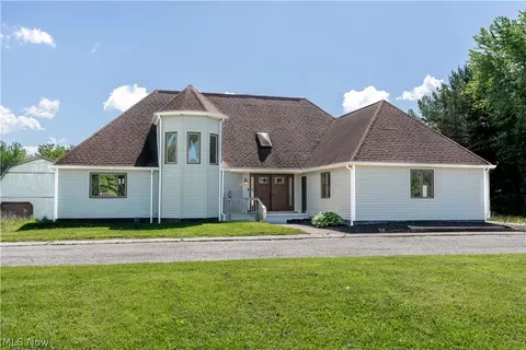 3776 Jones Rd, Diamond, OH 44412
