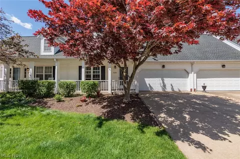 50 High Point Dr #70, Medina, OH 44256
