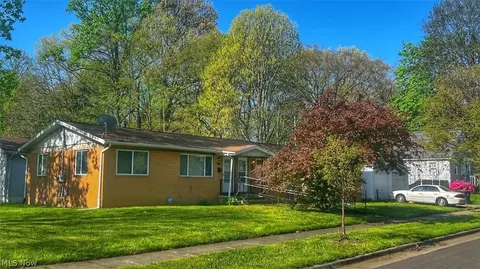 1276 Courtland Ave, Akron, OH 44320