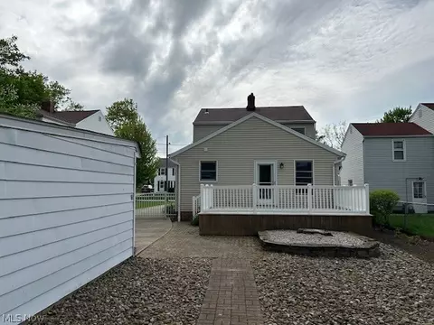 345 E 218th St, Euclid, OH 44123 photo 6