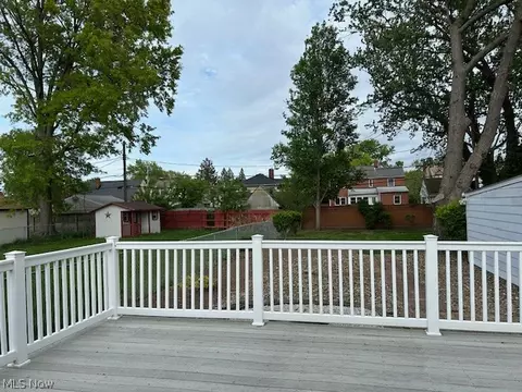 345 E 218th St, Euclid, OH 44123 photo 9