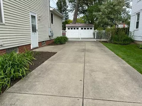 345 E 218th St, Euclid, OH 44123 photo 7