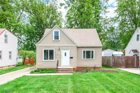 7025 Greenleaf Ave, Parma Heights, OH 44130
