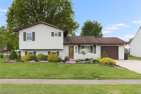 10228 Dewhurst Rd, Elyria, OH 44035