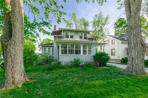 2572 Maple Dr, Twinsburg, OH 44087