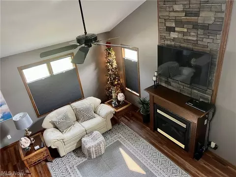 2045 Homewood Ave, Ashtabula, OH 44004 photo 3