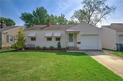 1619 Overbrook Rd, Lyndhurst, OH 44124