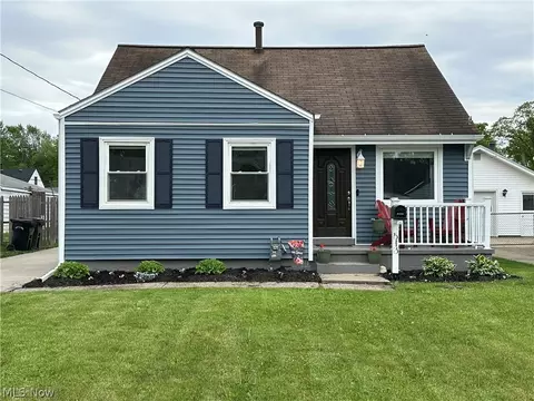 513 Cambridge Ave, Elyria, OH 44035