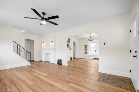 5258 Erwin St, Maple Heights, OH 44137 photo 8