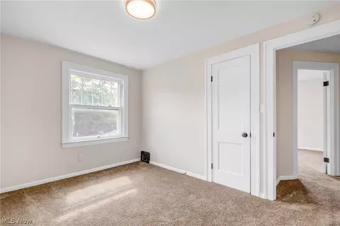5258 Erwin St, Maple Heights, OH 44137 photo 33