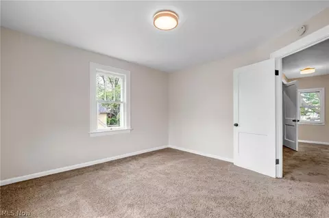 5258 Erwin St, Maple Heights, OH 44137 photo 22