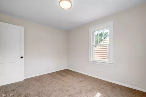 5258 Erwin St, Maple Heights, OH 44137 photo 31