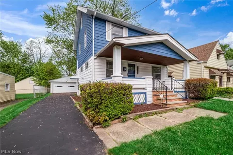 5258 Erwin St, Maple Heights, OH 44137 photo 2