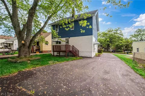 5258 Erwin St, Maple Heights, OH 44137 photo 6