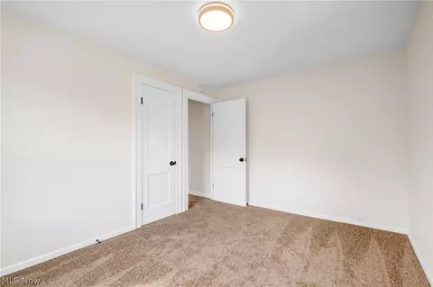 5258 Erwin St, Maple Heights, OH 44137 photo 32