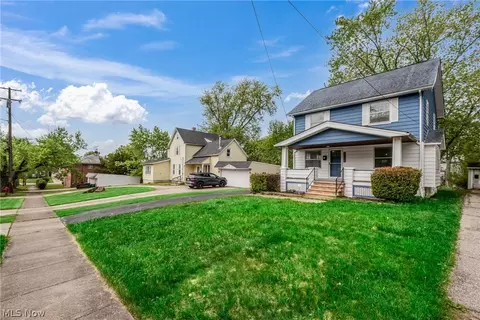 5258 Erwin St, Maple Heights, OH 44137 photo 3
