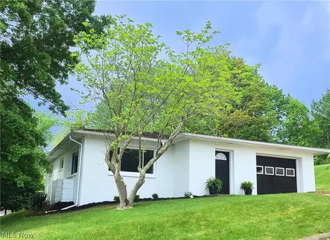 560 W 48th St, Shadyside, OH 43947