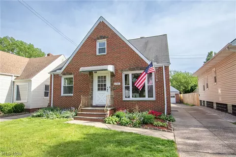 1707 Grovewood Ave, Parma, OH 44134