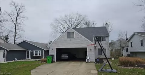 3678 Lake Ave, Aurora, OH 44202