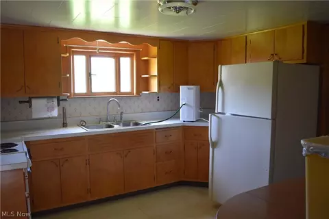 Kitchen - 122 Cole St, Dillonvale, OH 43917 photo 1 of 1