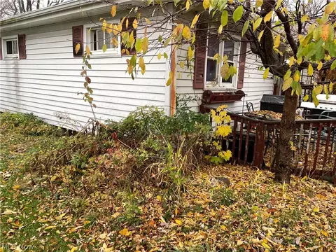 5847 Shepard Rd, Ashtabula, OH 44004 photo 2