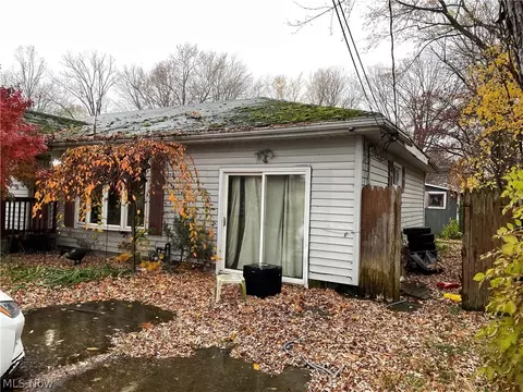 5847 Shepard Rd, Ashtabula, OH 44004 photo 4