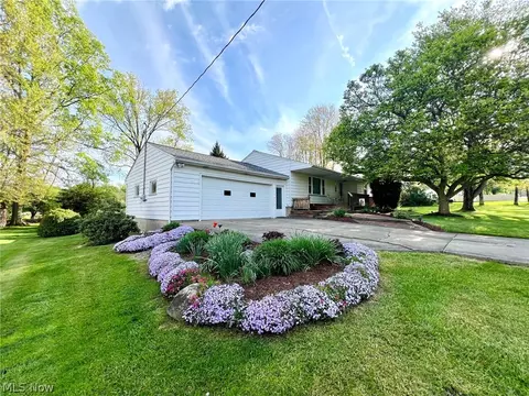 2467 Northview Dr, Cortland, OH 44410