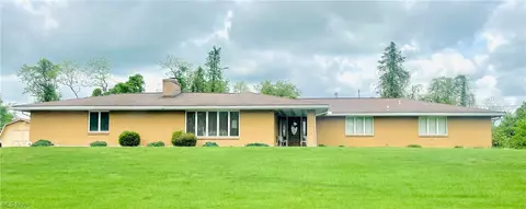 155 Powells Ln, Steubenville, OH 43953