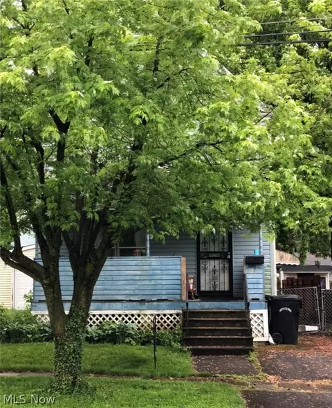 132 Chase St, Elyria, OH 44035 photo 2