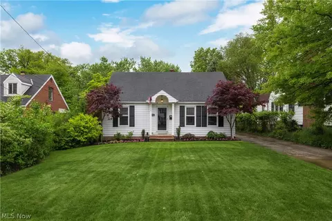 23713 Lake Rd, Bay Village, OH 44140