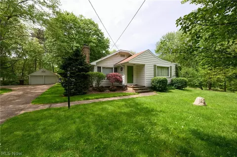 5744 S Main St, Akron, OH 44319