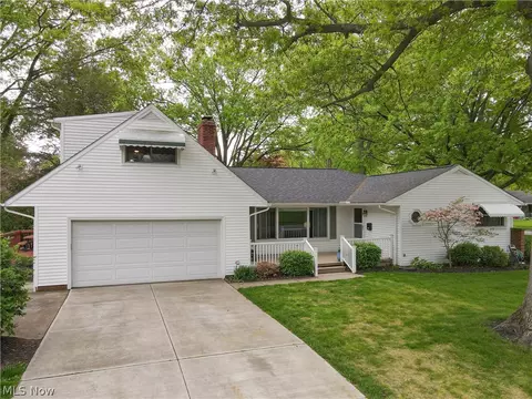 30008 Ashton Ln, Bay Village, OH 44140