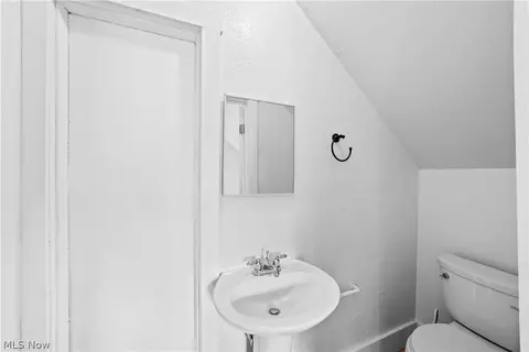 Bath - 1306 West Ave, Elyria, OH 44035 photo 3 of 3