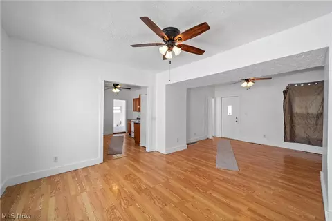 Living - 1306 West Ave, Elyria, OH 44035 photo 3 of 5
