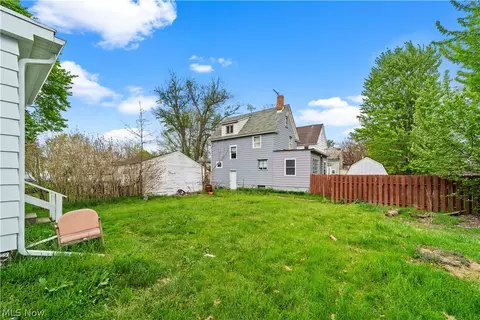 Exterior - 1306 West Ave, Elyria, OH 44035 photo 1 of 4